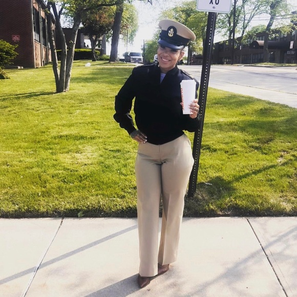 Meet your Posher, Ingrid! - Picture 3 of 12